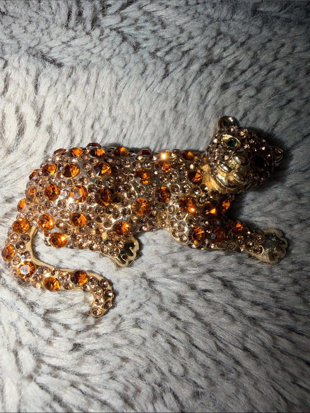 Crystal-Embellished Leopard Brooch in Amber